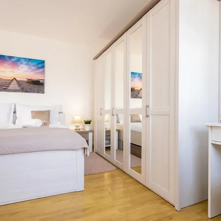 Demo Apartment *