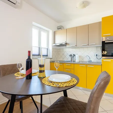 Demo Apartment *